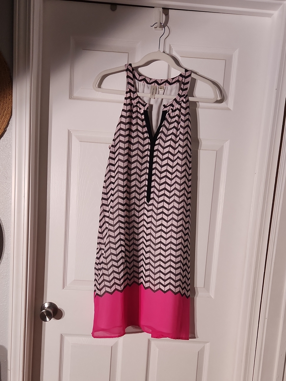 Tacera Chevron Print Sleeveless Camisole with Hot Pink Hem